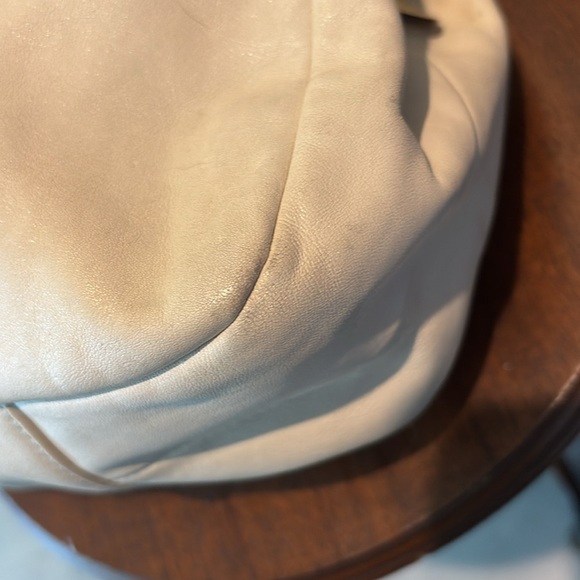 Coach F17219  Soho leather/metallic shoulder bag  ivory cream/gold 3 compartment - Picture 13 of 17